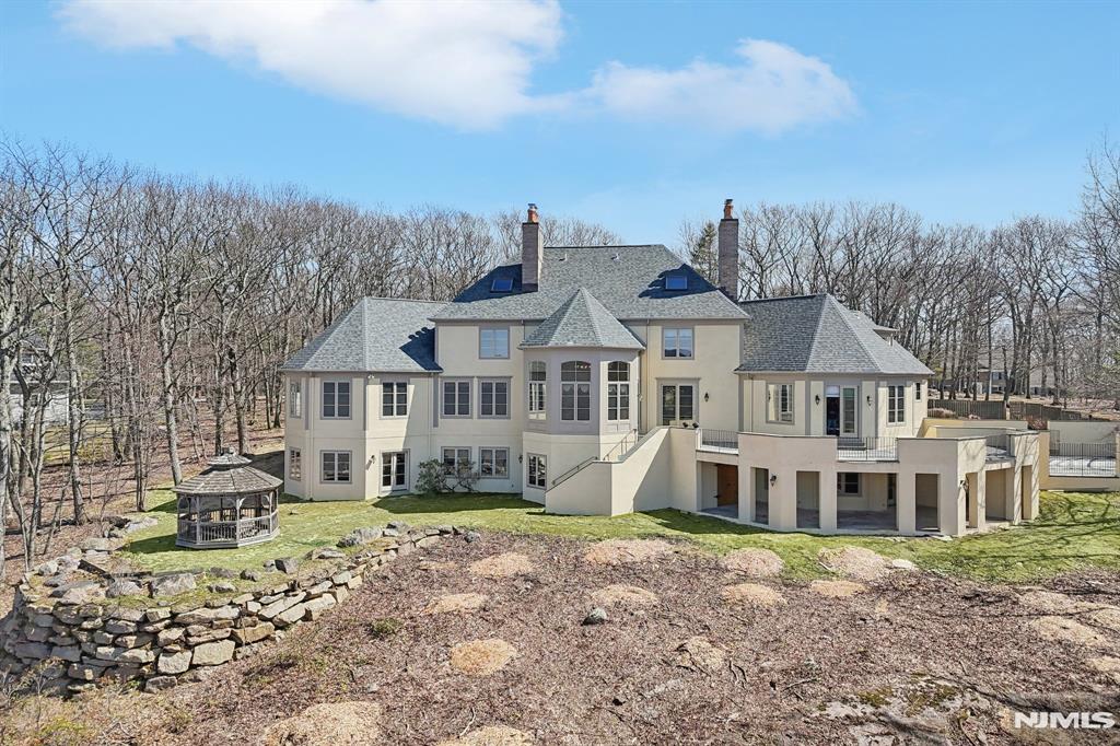 29 Hilltop Road