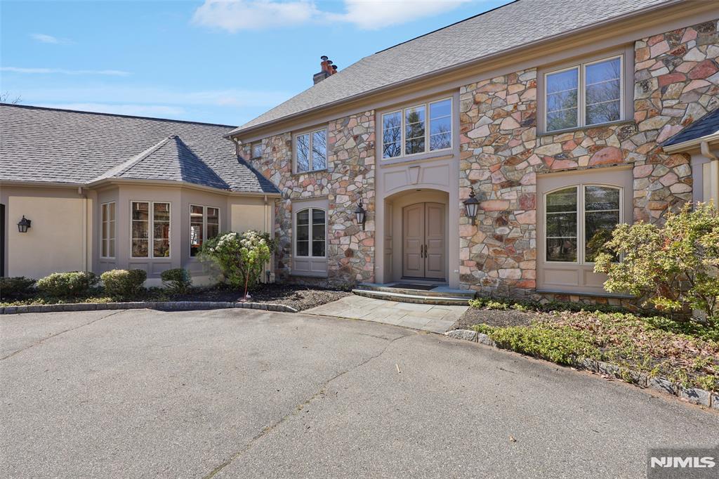 29 Hilltop Road