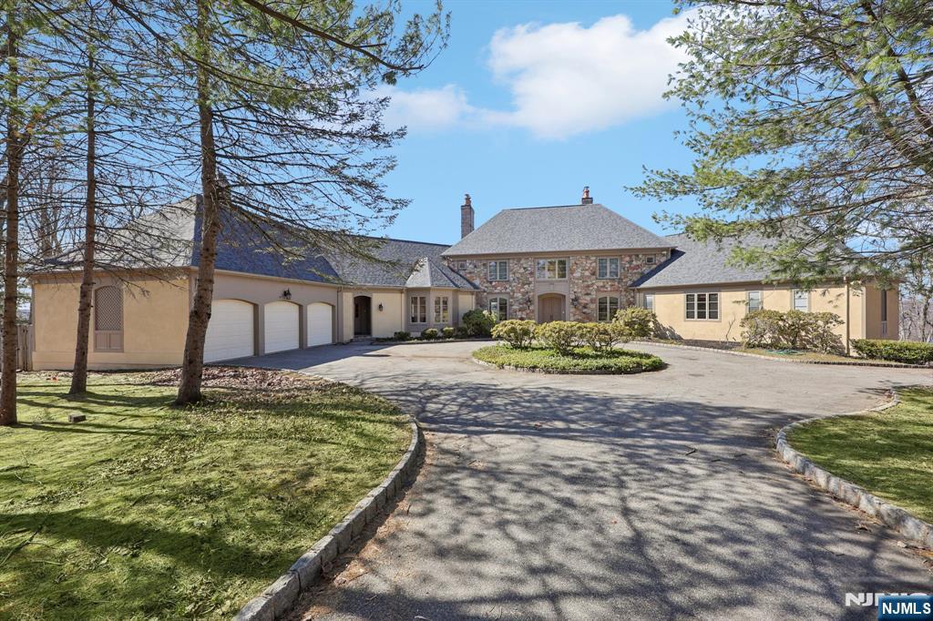 29 Hilltop Road