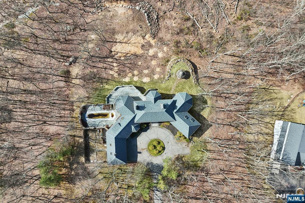 29 Hilltop Road