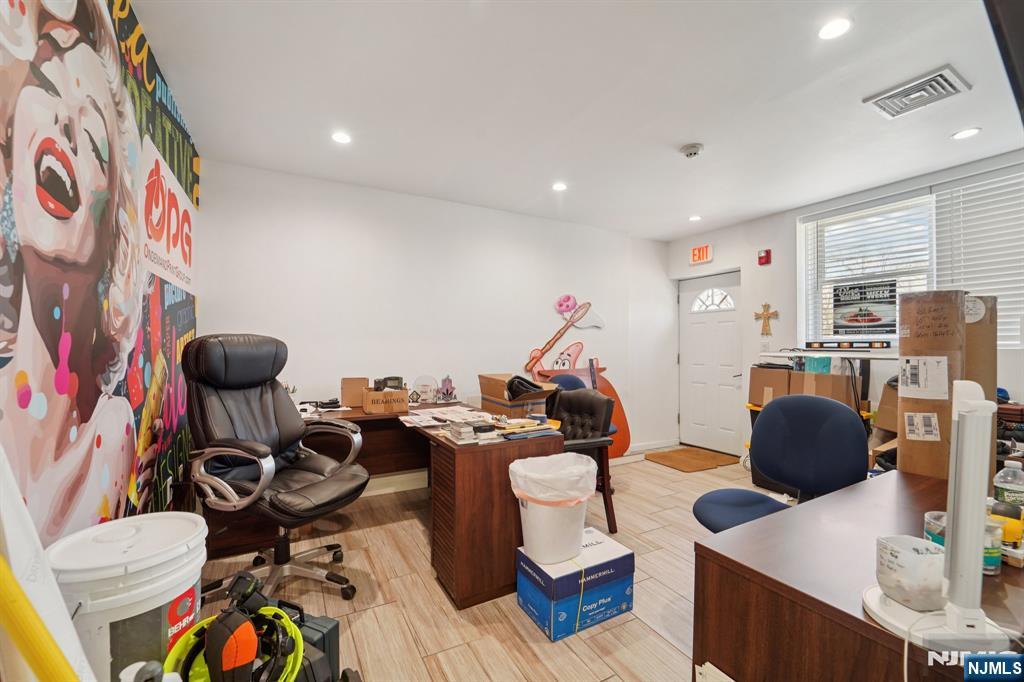 593 New York Avenue