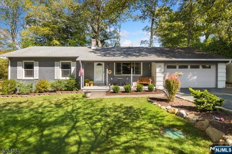 15 Upper High Crest Drive