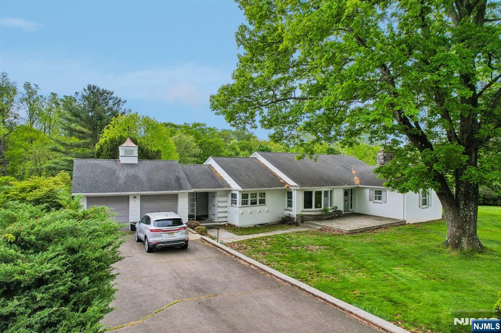 6 Saw Mill Road