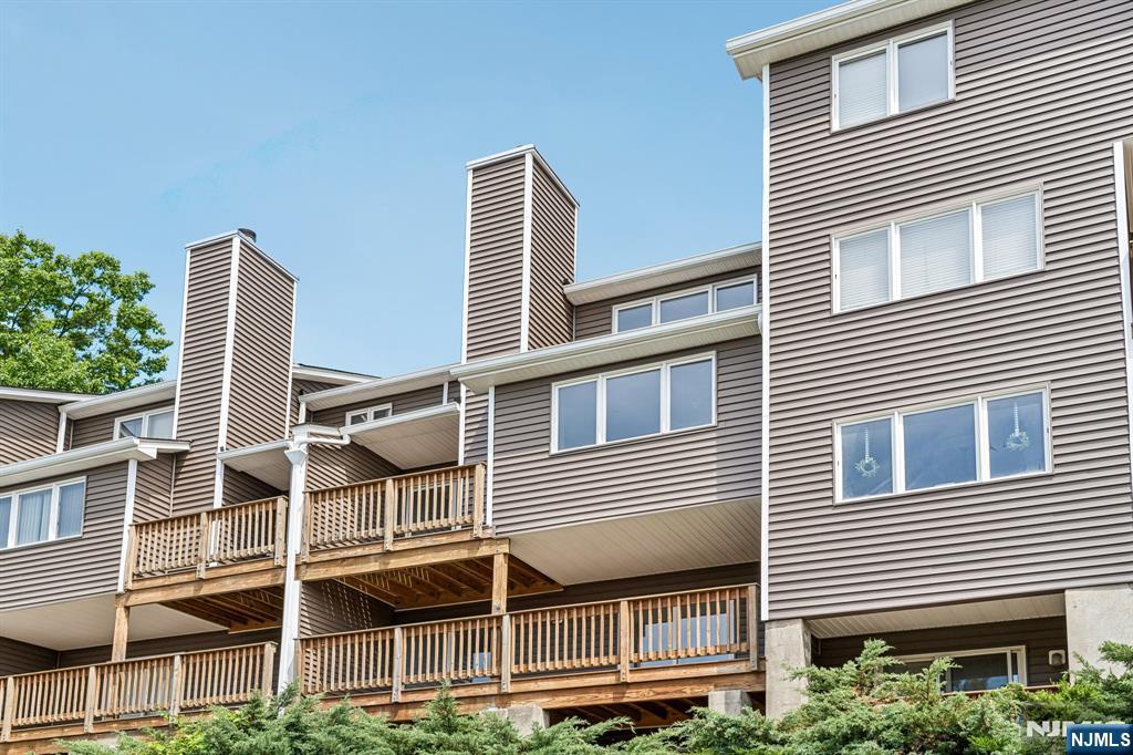 304 Heights Drive 3