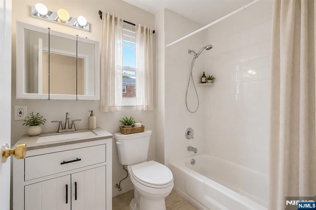 79 Roseland Avenue 73