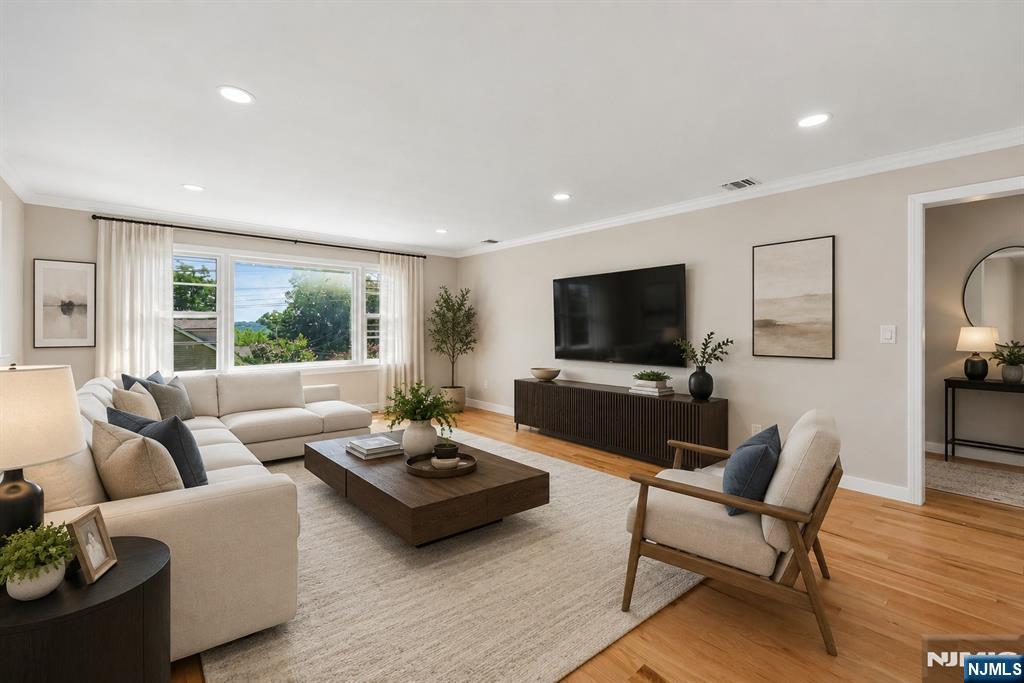 33 Lotz Street