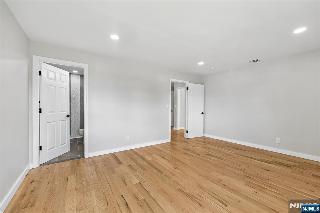33 Lotz Street