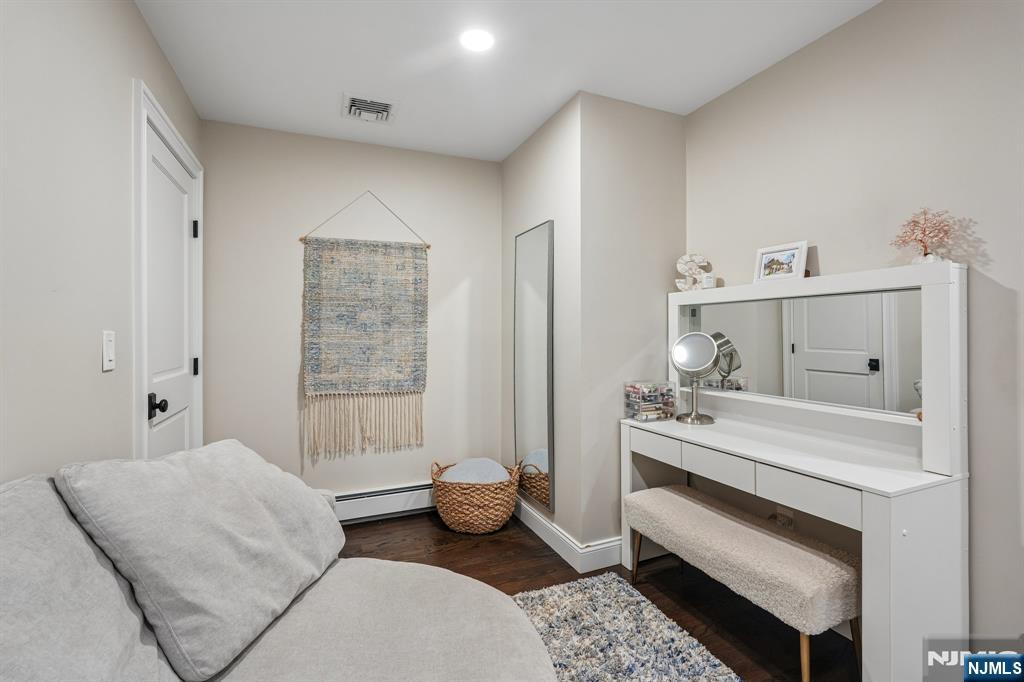 662 Juniper Place
