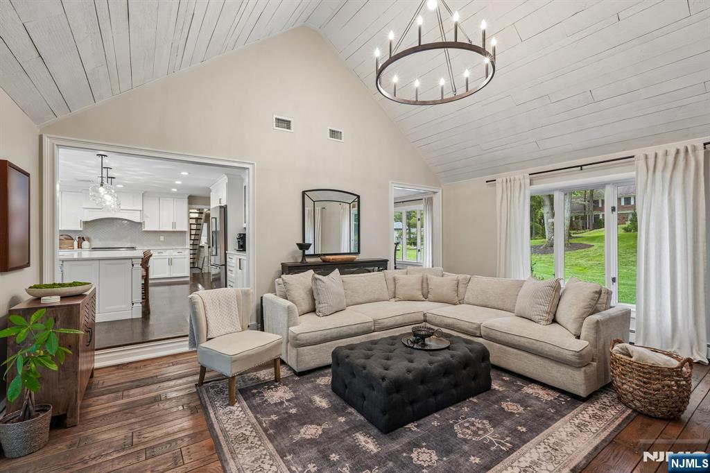 662 Juniper Place