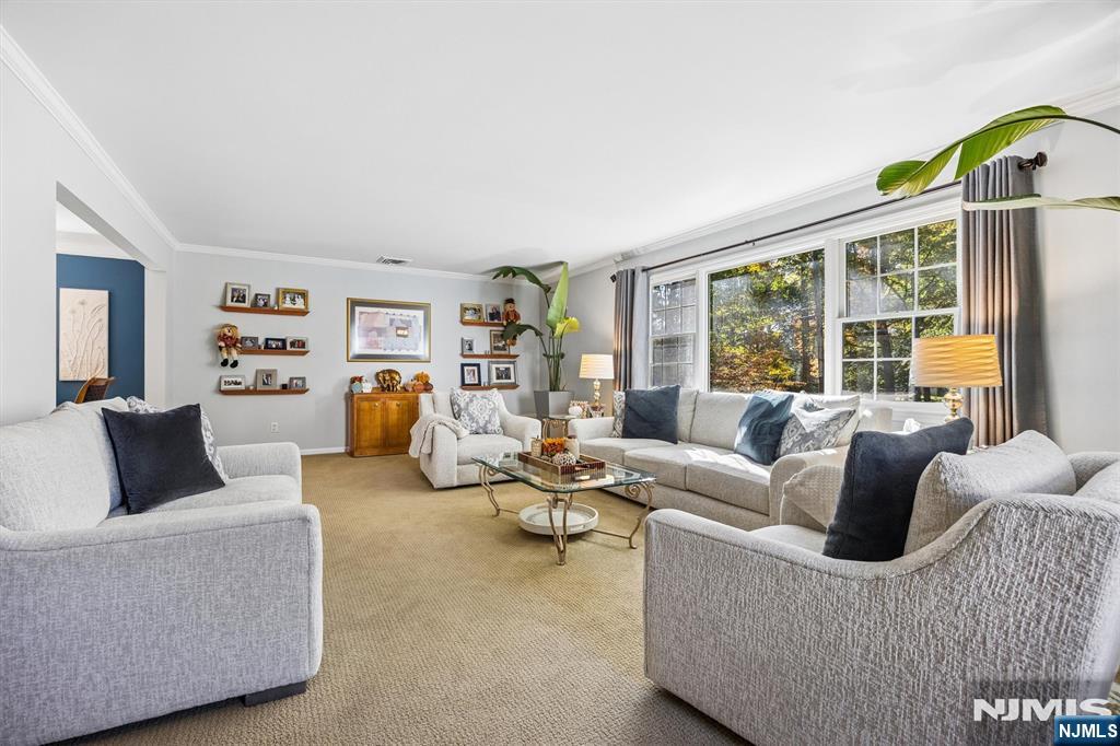48 Greenrale Avenue