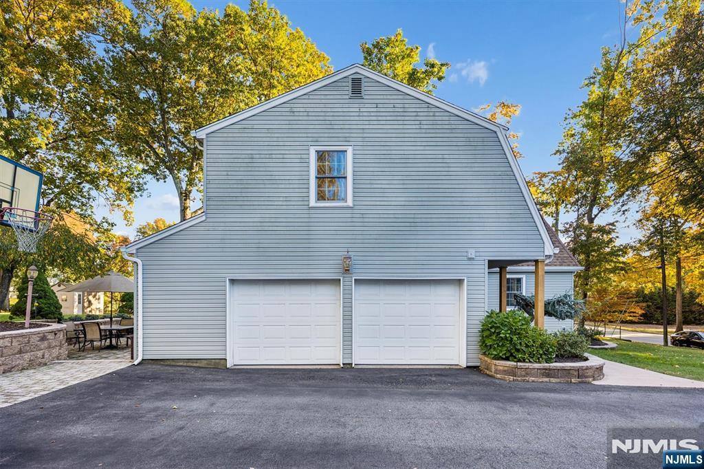 48 Greenrale Avenue