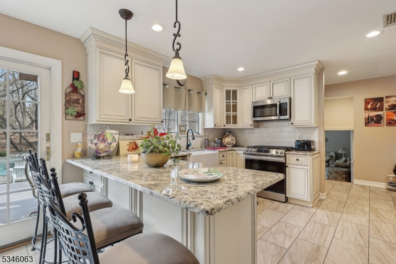 57 Laurie Dr