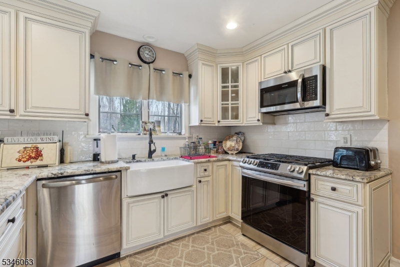 57 Laurie Dr