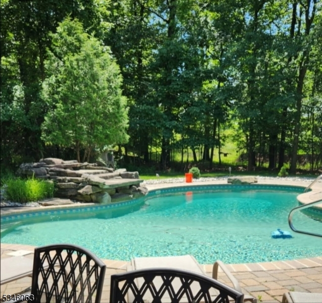 57 Laurie Dr