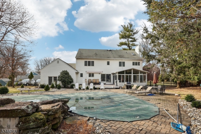 57 Laurie Dr