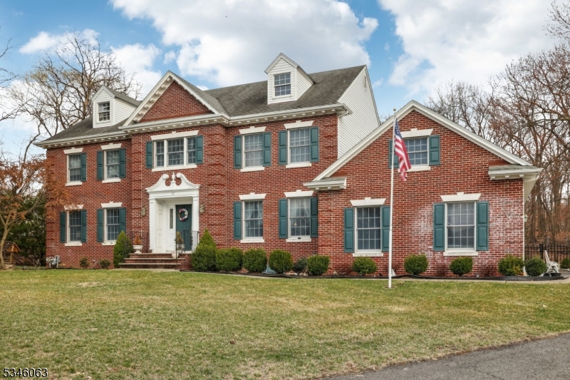 57 Laurie Dr