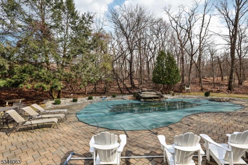 57 Laurie Dr
