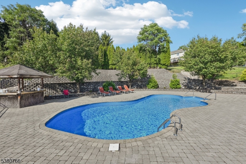 13 Stone Hill Rd