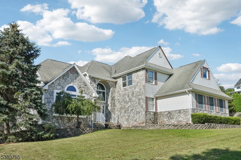13 Stone Hill Rd