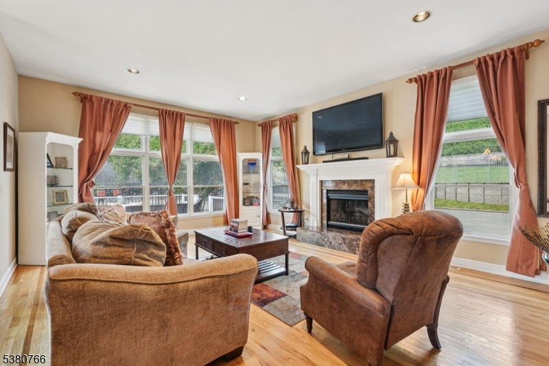13 Stone Hill Rd