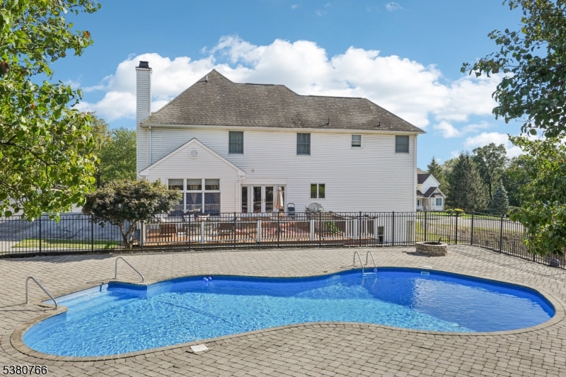 13 Stone Hill Rd