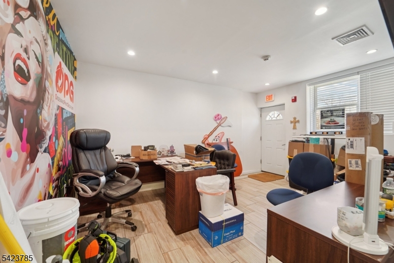 593 New York Ave