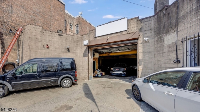 46-48 4Th St