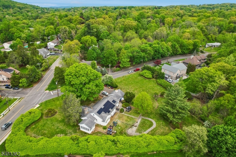 6 Saw Mill Rd