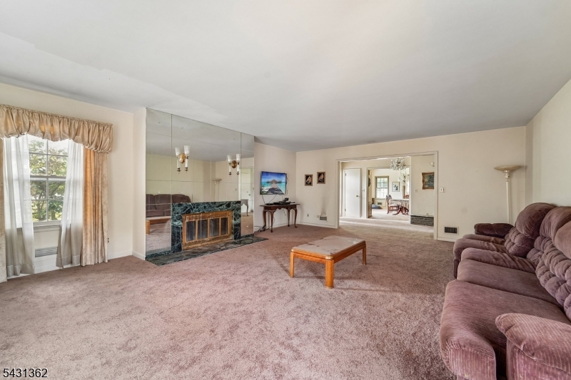 6 Saw Mill Rd