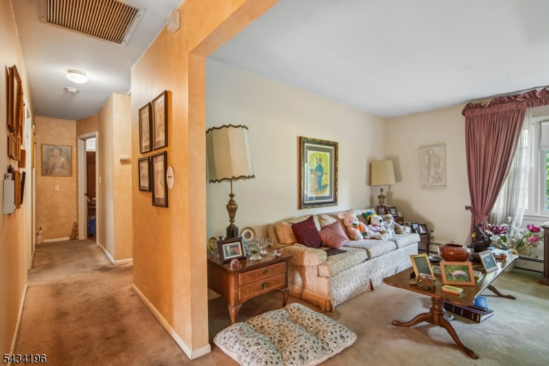 22 Marlton Dr