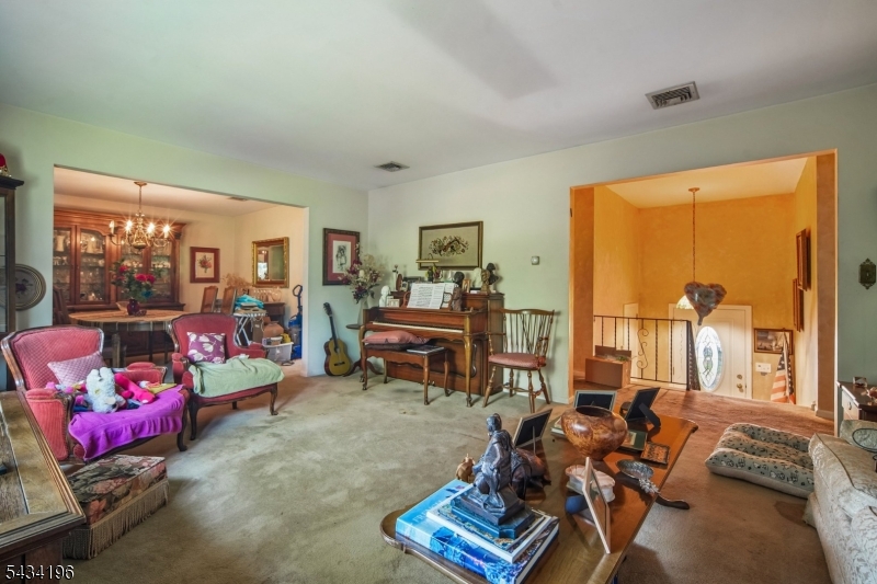 22 Marlton Dr