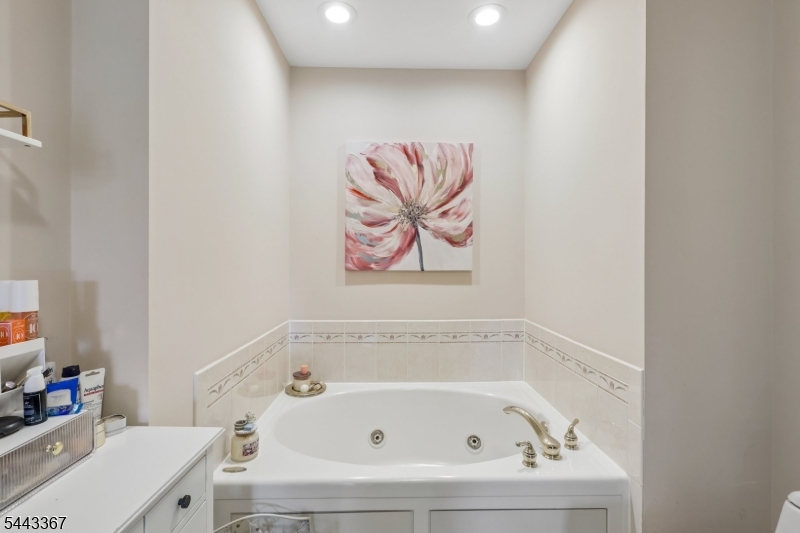 101 Rock Creek Dr