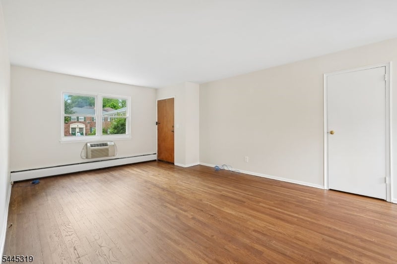 79 Roseland Ave 73