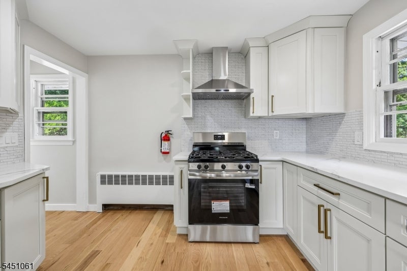 33 Lotz Ave
