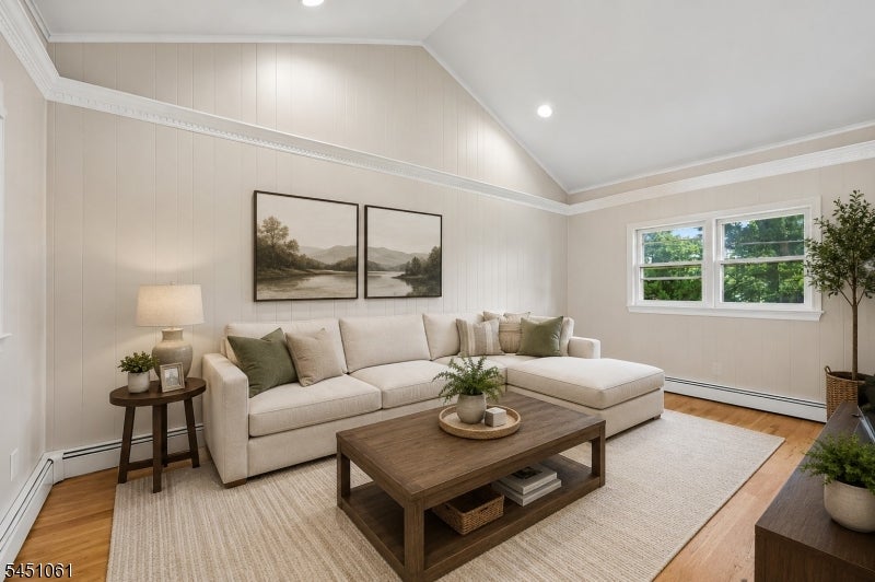 33 Lotz Ave
