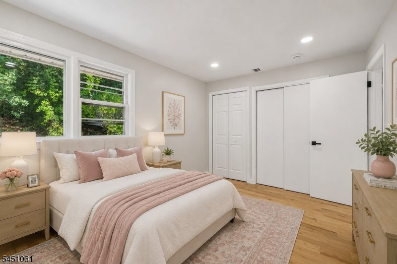 33 Lotz Ave