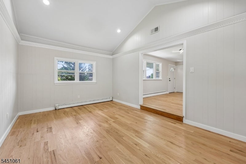 33 Lotz Ave