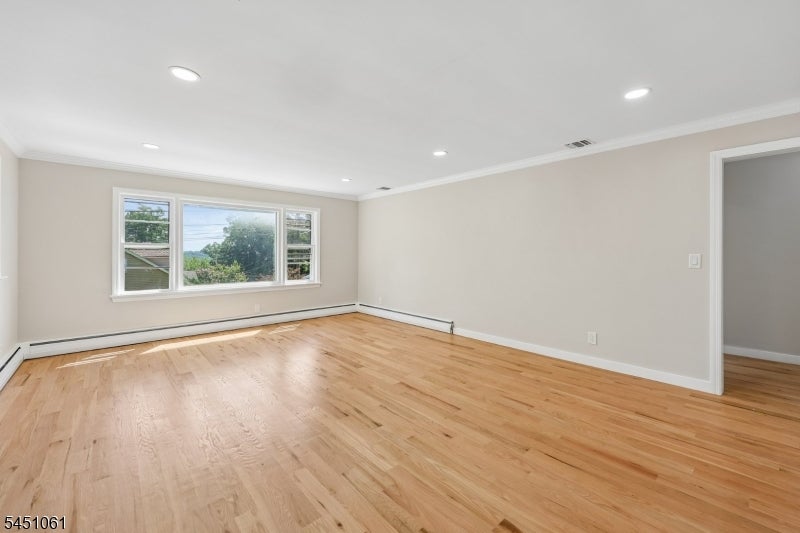 33 Lotz Ave