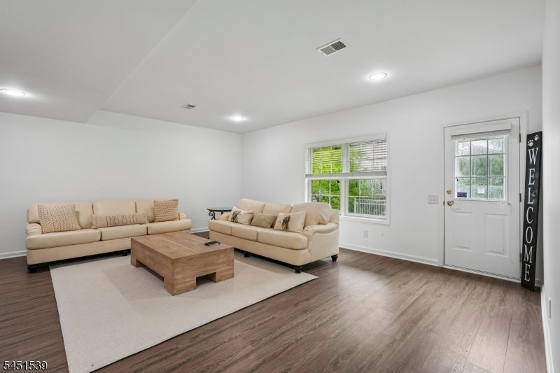 2 Constitution Ln