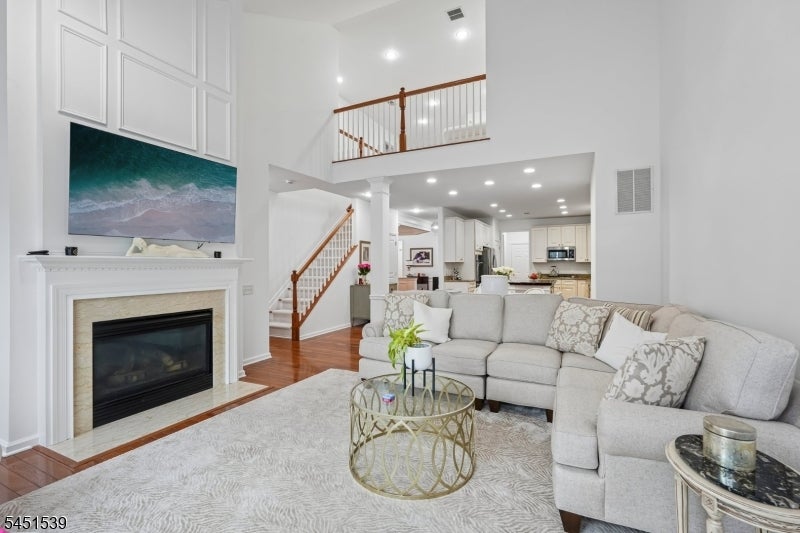 2 Constitution Ln