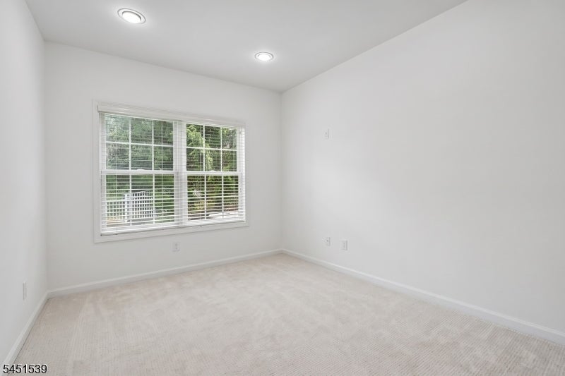2 Constitution Ln