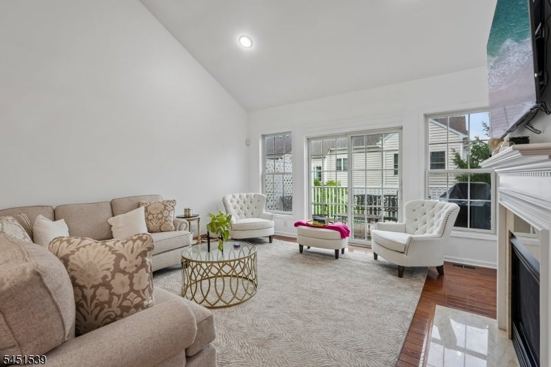2 Constitution Ln