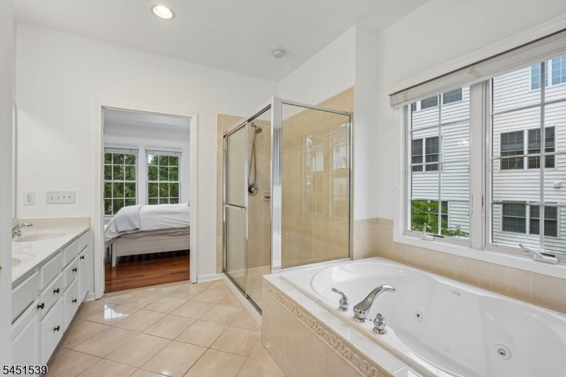 2 Constitution Ln