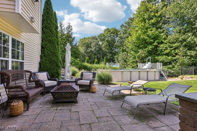 176 Fox Hill Ct