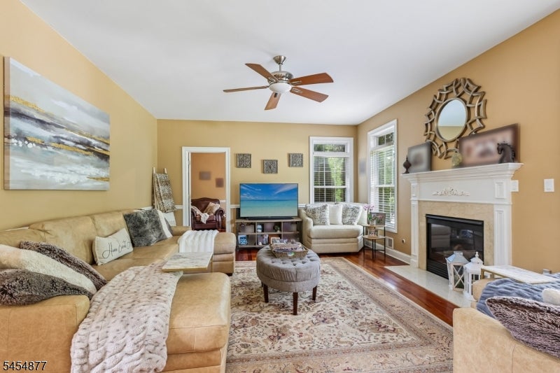 176 Fox Hill Ct