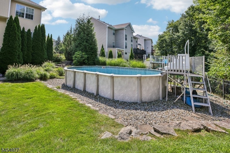 176 Fox Hill Ct