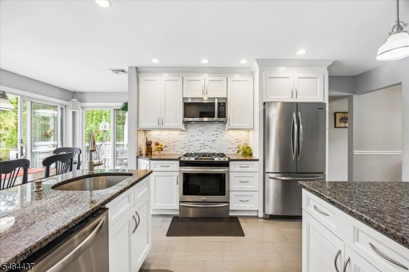 87 Webster Dr