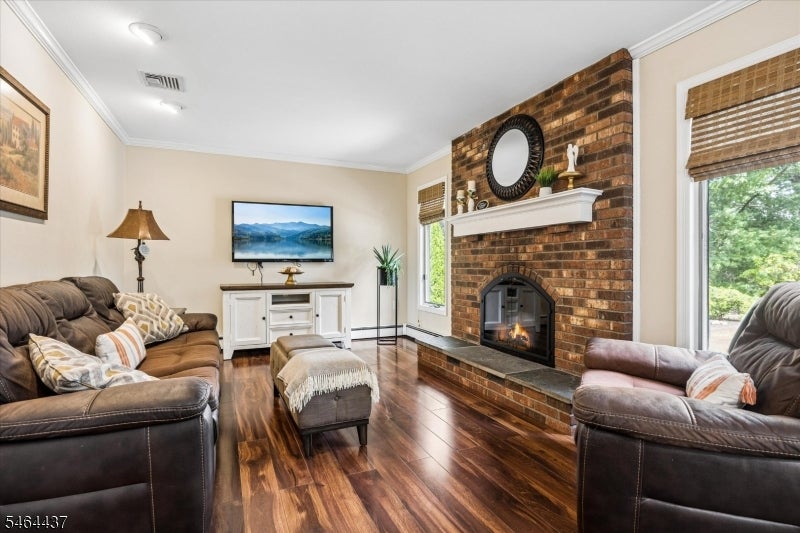 87 Webster Dr