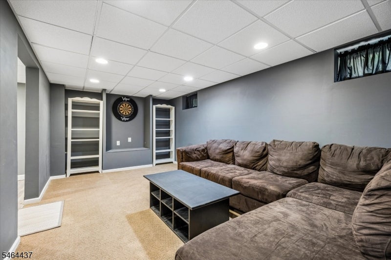 87 Webster Dr