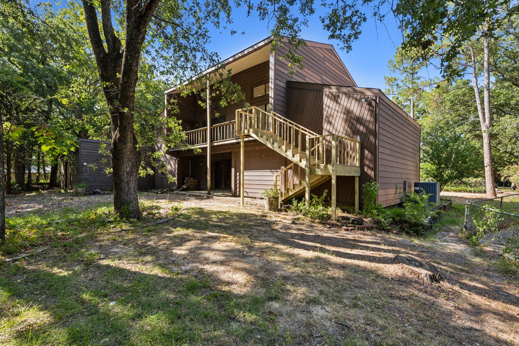 2402 Arrow Lane